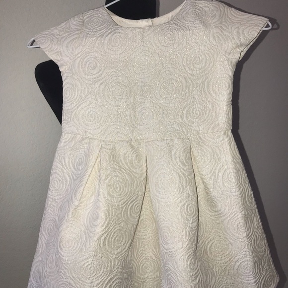 Children place girl dress - Picture 2 of 7